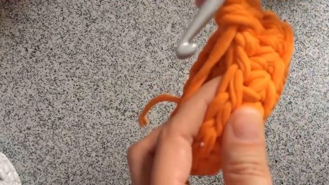 Вяжем узор крючком витые столбики. Корзинка из трикотажной пряжи