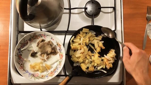 Жареная картошка? с солеными сыроежками ? смотреть онлайн