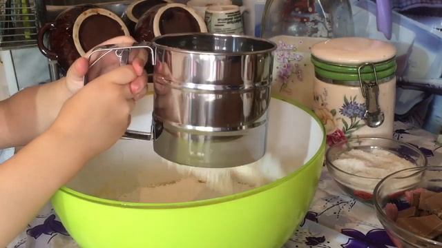 БЫСТРО И ВКУСНО ГОТОВИМ ШОКОЛАДНЫЕ БЛИНЧИКИ ? Fifi VloG смотреть онлайн