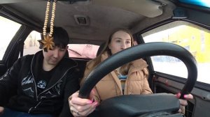 СУЕТА НА ЧЕТЫРКЕ, ПЕРВЫЙ ДРИФТ | УЧУ ДЕВУШКУ ВОДИТЬ МАШИНУ