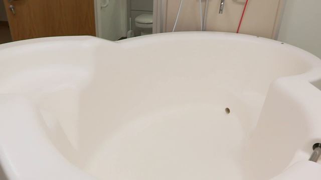 TOUR: Burnley Birth Centre смотреть онлайн