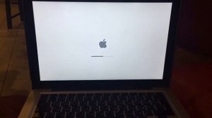Не загружает MacBook Pro , как решить проблему??
