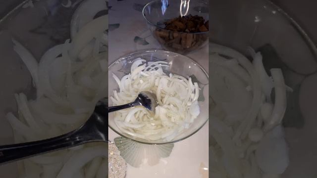 ??САЛАТ - ШАХТЕРСКИЙ /  ОЧЕНЬ ВКУСНЫЙ И ПРОСТОЙ В ПРИГОТОВЛЕНИИ!