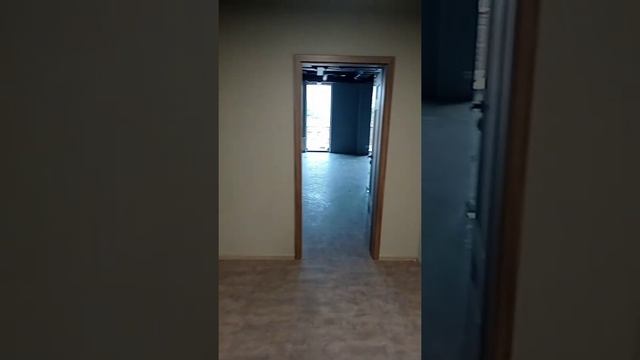 Профессиональная укладка линолеума.