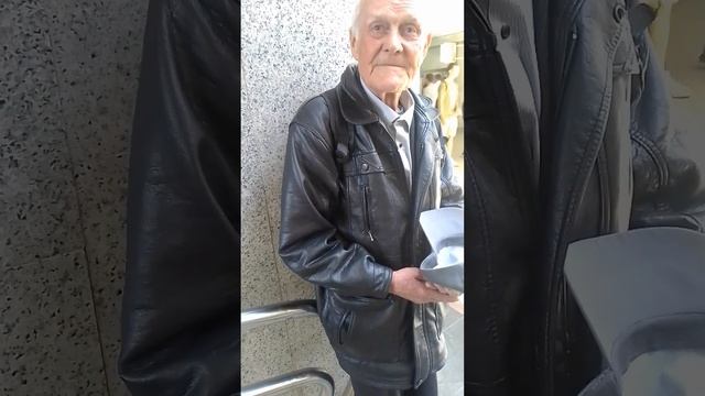 "Наколки очень хорошие". Дед-обманщик смотреть онлайн