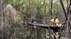 PESCA NO IGAPÓ COM JOARI FRUTO DA FLORESTA/INTERIOR DO AMAZONAS/ACARÁS-BOARI FISGARAM/LAGO AMANÃ.