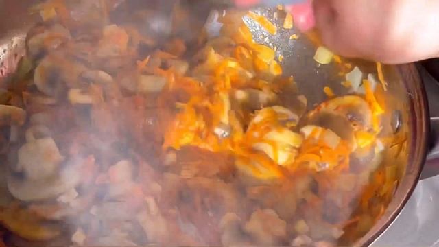 КУРИНЫЙ СУП С ГРИБАМИ И ПЛАВЛЕННЫМ СЫРОМ на ИФТАР. Тауык сорпасы. #куриныйсупсгрибами #сырныйсуп смотреть онлайн