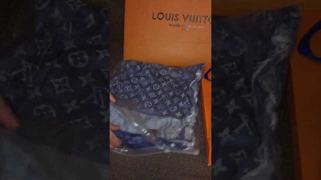 Платок Louis Vuitton 140 на 140 см