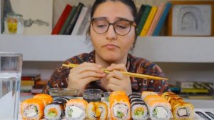 MUKBANG | ПОБОЛТАЕМ? | SUSHI/ROLLS | не ASMR  #mukbang #asmr #rolls #sushi #мукбанг