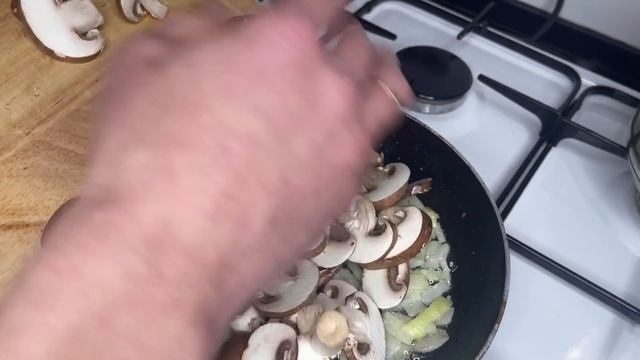 Грибной соус для пасты смотреть онлайн