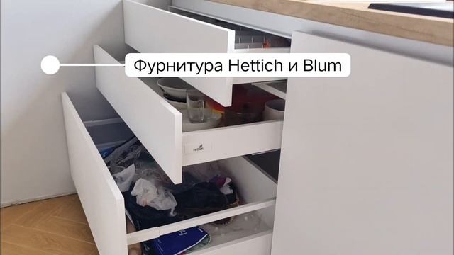 Прямая кухня с островом в скандинавском стиле "Монтанья" в загородном доме в Минске