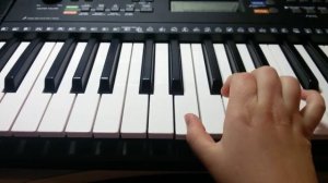 Видео урок на синтезаторе Жили у бабуси.mp4