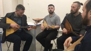 Барыня на четыре балалайки