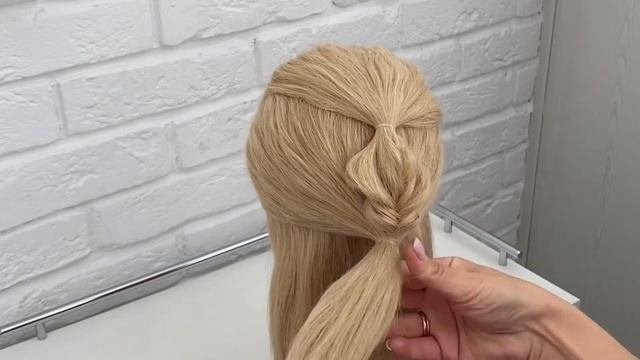 Простая и красивая причёска #прическившколу #прическидлядевочек #косы #прическипошагово #косички