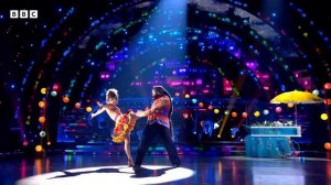 Hamza Yassin & Jowita Przystał Salsa to Ecuador by Sash! ft Rodriguez ✨ BBC Strictly 2022