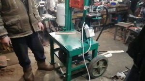 Полуавтоматический дровокол Вакула. Первая модель. Испытания