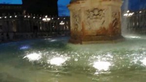 Fontana gemella di Piazza S. Pietro in Vaticano/Фонтан - близнец на Площади Святого Петра в Ватикан