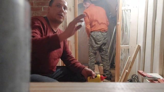 26.01.23. Баня. Доделали двери, укрепили шкантами и "ласточкиным хвостом". Возобновили ночные работ