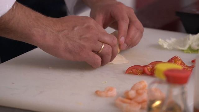 Вьетнамские СПРИНГ РОЛЛЫ с московским акцентом | Рецепт от Кирилла Голикова | Spring rolls recipe