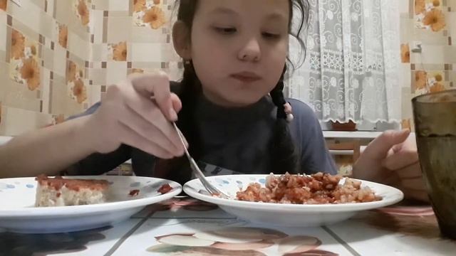 мукбанг рис с аджикой и таматной пастой.? смотреть онлайн