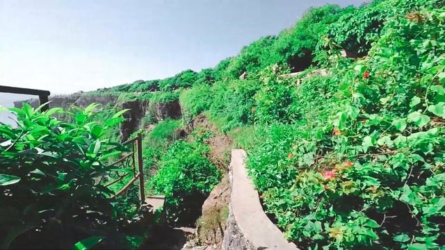 Храм Улувату. Как же красиво! смотреть онлайн