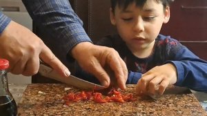 Супер салат с гранатовым соусом.