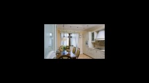 Как оформить окно на кухне?