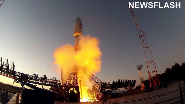 Russia Blasts Soyuz 2 Rocket Into Low Orbit Earth смотреть онлайн