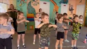 ФЛЕШМОБ от воспитанников и педагогов старших групп, посвященный Дню защитника Отечества