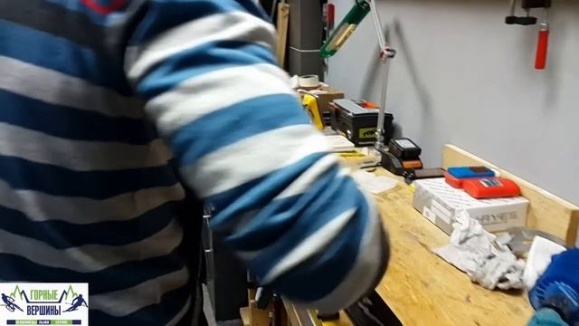 Подготовка беговых лыж. Часть 2. Нанесение парафина. смотреть онлайн