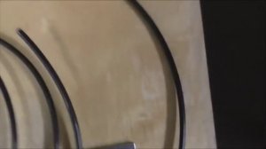 Тонкий заправочный шланг для точной заправки хладагента с весов.