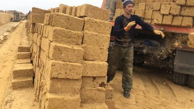 Загрузка ракушечника , с очень хорошей выборкой , работают профессионалы , с большим стажем