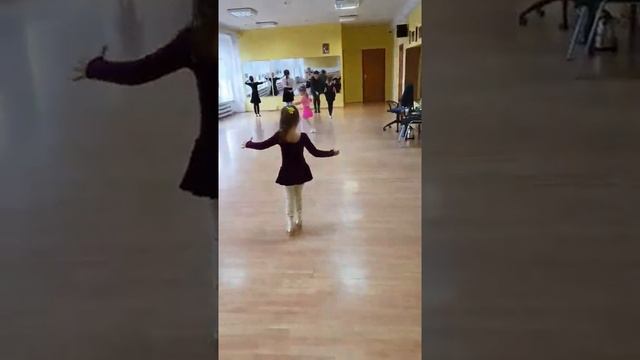 Тренируем новую вариацию медленного вальса смотреть онлайн