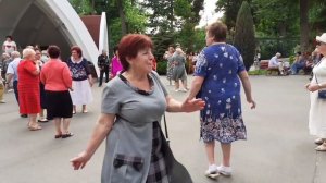 Люди встречаются, люди влюбляются, женятся!💃🕺🌹/Танцы в парке Горького Харьков июнь 2021