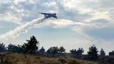 Крупные природные пожары тушат в Ростовской области