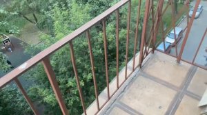 Ремонт в сталинке. Демонтаж. Обнаружены высокие дверные проемы.