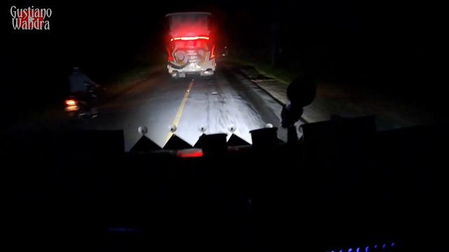 Duo Driver Balap PENARI MALAM ? Trip Naik Bus FAMILY RAYA Ceria "BUTTERFLY" Jambi - Padang смотреть онлайн