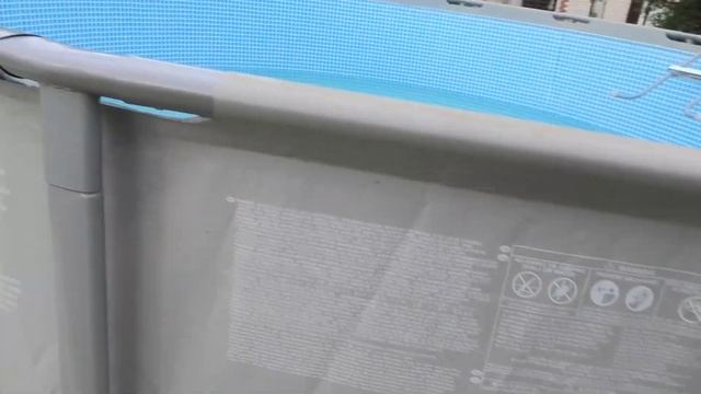 Как выставить по уровню каркасный бассейн если он уже заполнен водой