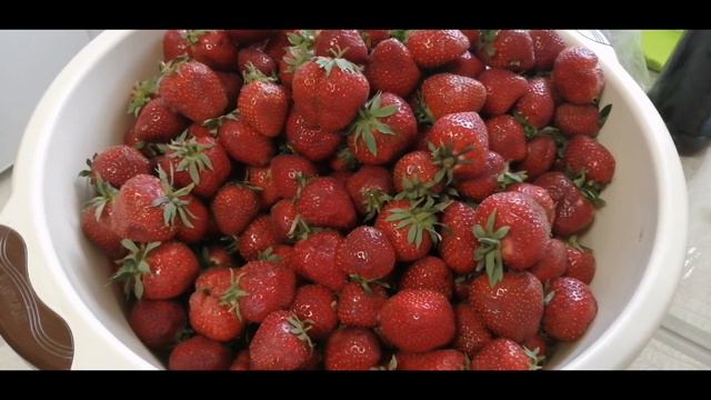 Куда пропала? //Вот это цена!!! //Клубничка на зиму// смотреть онлайн