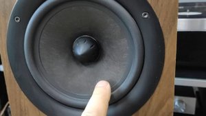 Kef iq9