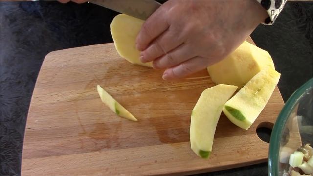 Салат Миланский с копченой рыбой и рожками. Простой и быстрый рецепт сытного салата.