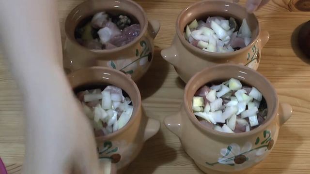 Потрясающее Жаркое в Горшочках Картофель с Мясом и Грибами по Домашнему/Легко и Просто