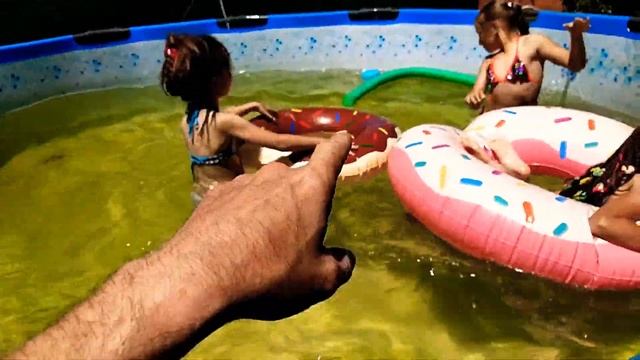 купальный сезон открыт. бассейн дома,площадка для детей своими руками смотреть онлайн