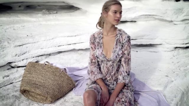 Zimmermann Summer Swim 17: Jasper Floral Ruffle Dress смотреть онлайн