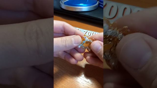Проверка клея В-7000 которые я клею брошки. Прочный клей или нет?