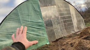 Пленка на коровнике в сильный ветер
