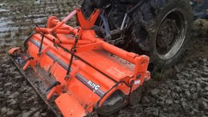 Kubota GL-32 японский трактор с фрезой , почвофреза в работе