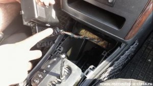 Замена лампы прикуривателя и лампы освещения пепельницы Mercedes W169