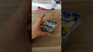 Творожок Агуша.