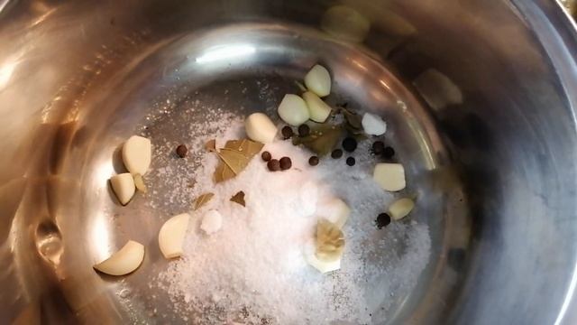 Копченое сало домашнего производства.Маринование и посол.Горячее копчение. смотреть онлайн